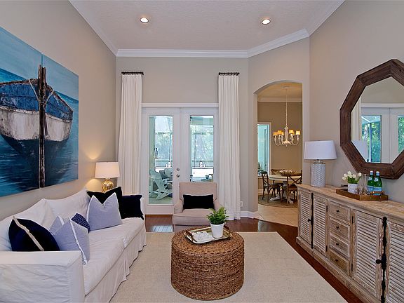 4th image of 412 Clearwater Dr