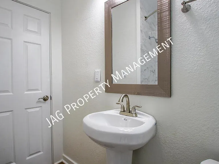 2892 College St #2 — Photo 16