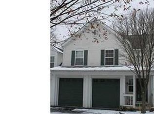 382 Sycamore Woods Ln, Columbus, OH