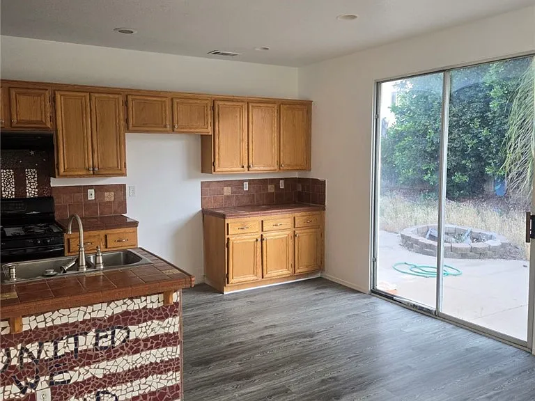 421 Steiner Dr — Photo 6