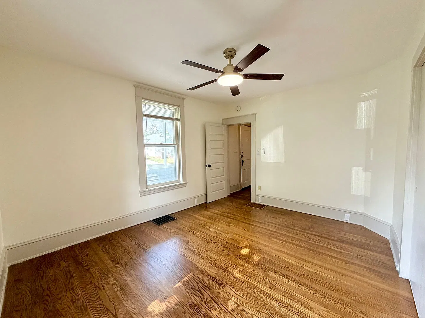 Spacious 4-Bedroom Historic Home Near Downtown Kingsport | 2,250 Sq. Ft. — Photo 4