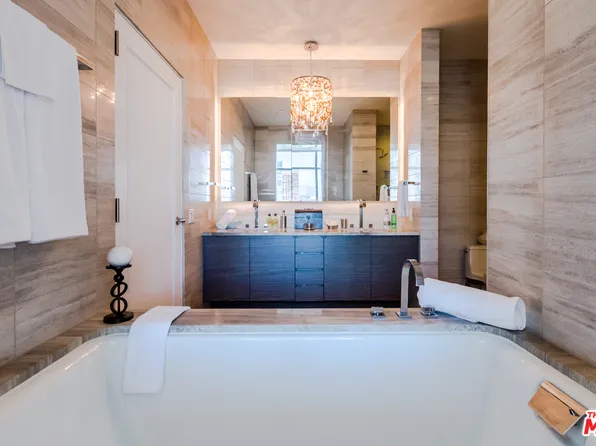 900 W Olympic Blvd Unit 33, Los Angeles, CA 90015