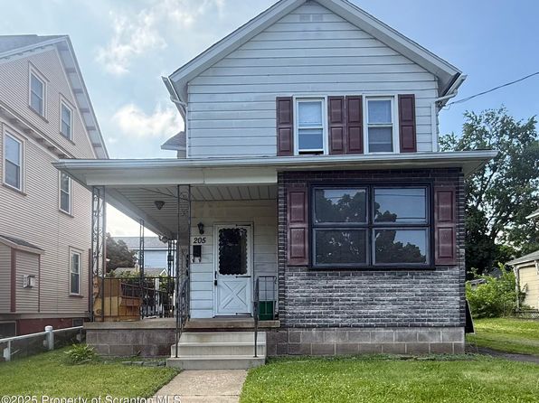 205 2nd St