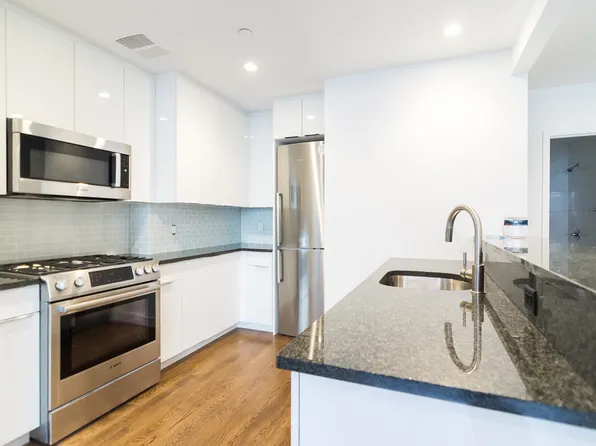 689 Leonard Street image 2 of 24