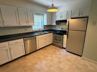 1 Green St APT 6, Dover, NH 03820