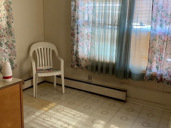 4th image of 2451 S Lawndale Ave
