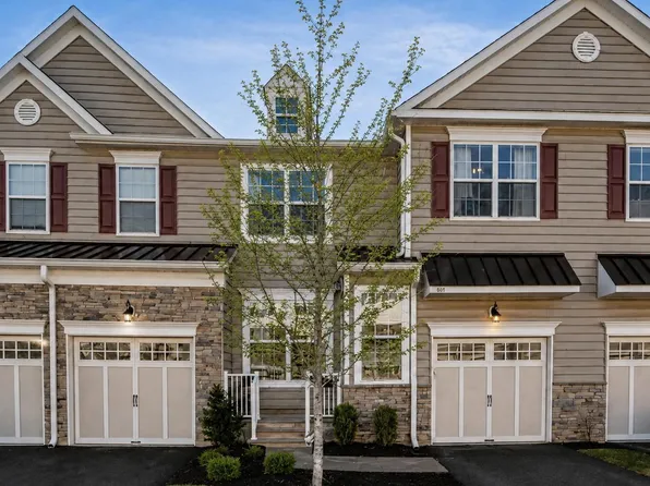 93 Autumn Ln, Skillman, NJ 08558