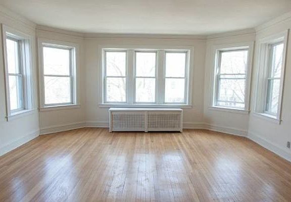 4th image of 4842 N Hoyne Ave