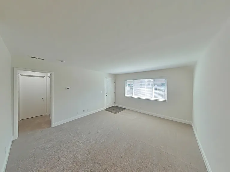 786 Reseda Dr #14 — Photo 4