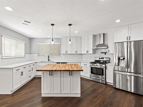 4th image of 5817 Meadows Way