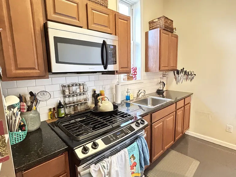 355 Stratford Ave #2 — Photo 9