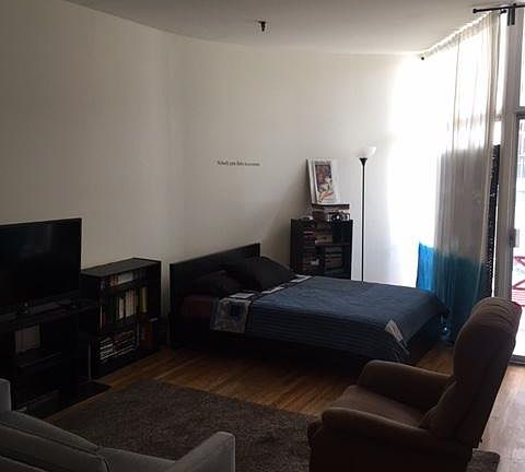 2nd image of 1311 Lombard St APT 202