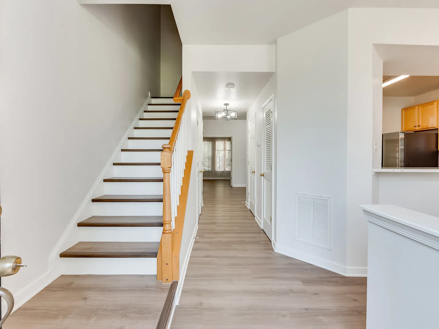 3 bed, 2.5 bath, 1848 sqft, $2,800 — Photo 3