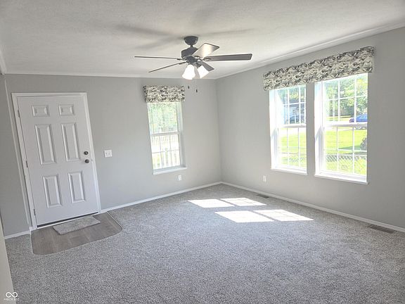 4th image of 2219 Fowler St
