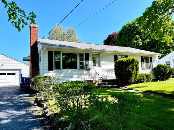 20 Fairhaven Rd, Cumberland, RI 02864