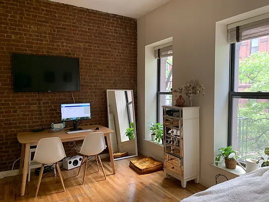 Rented by Oxford Property Group | media 63