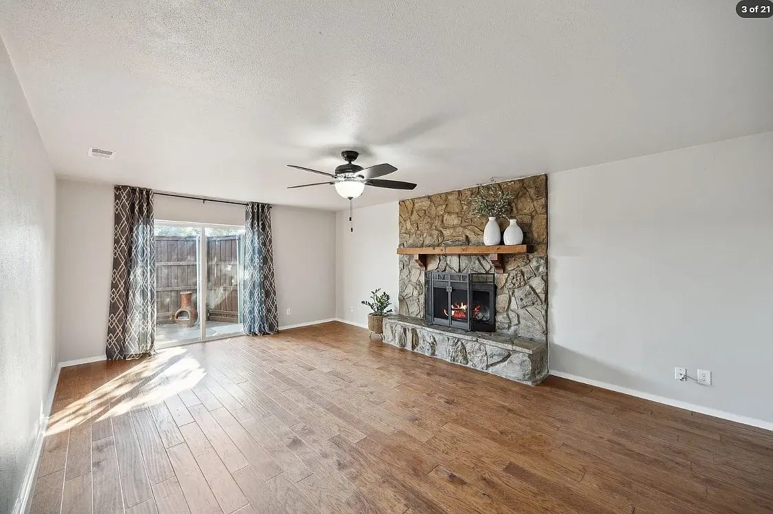 3 bed, 1406 sqft, $2,100 — Photo 3