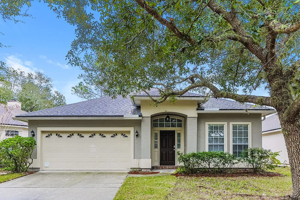 4 bed, 2.0 bath, 1983 sqft, $2,220 — Photo 1
