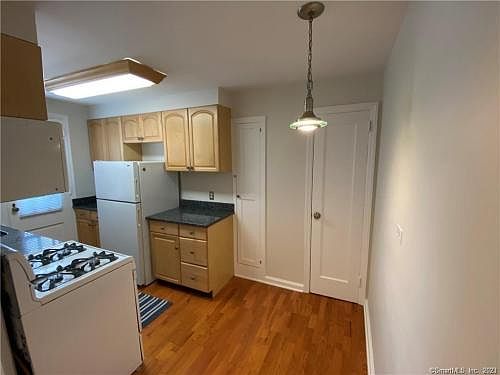 3rd image of 2475 Summer St APT 3K