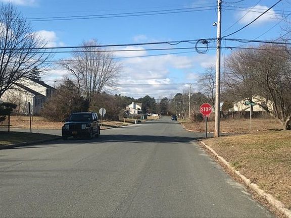 5th image of 278 Brookhaven Ave