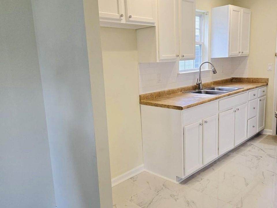 2nd image of 4012 Terrace Rd #R