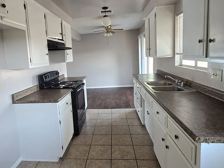 41893 & 41895 Briarwood Ave — Photo 5