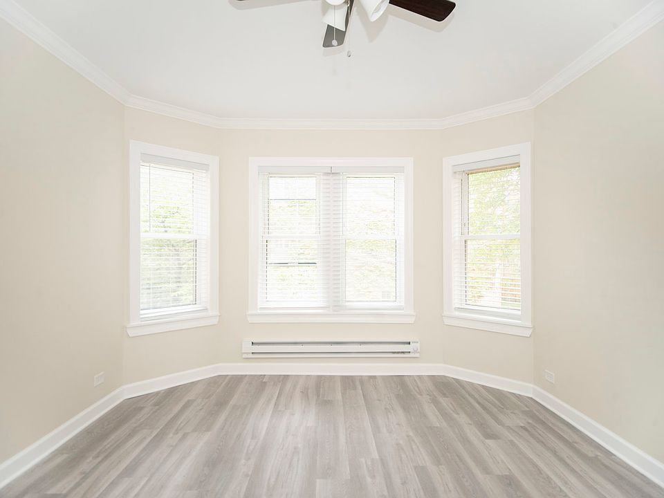 1st image of 646 W Roscoe St #648.5-N3