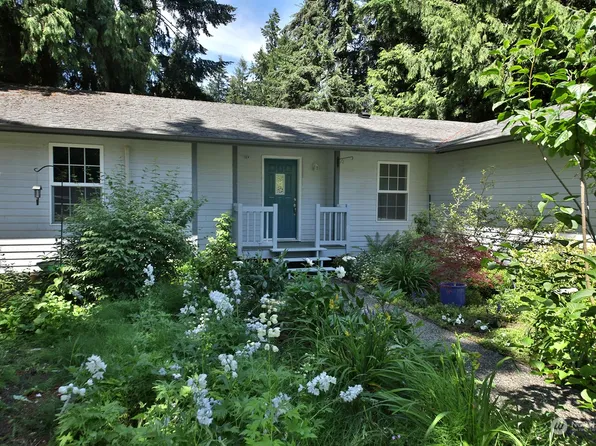 7902 Guemes Avenue, Clinton, WA 98236
