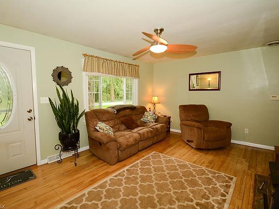 2nd image of 1064 Orchard Grove Dr