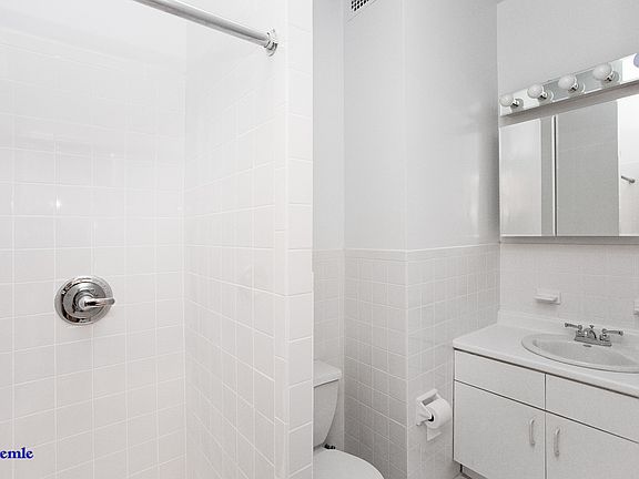 4th image of 410 E 78th St #1FW