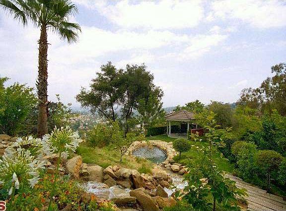 4th image of 16475 Mulholland Dr