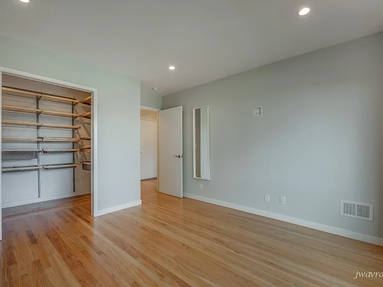 172 Burlwood Dr — Photo 28