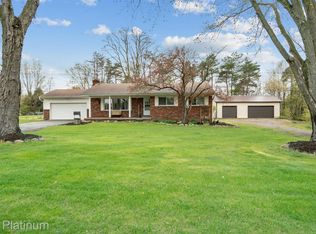 5834 Pinckney Rd, Howell, MI 48843