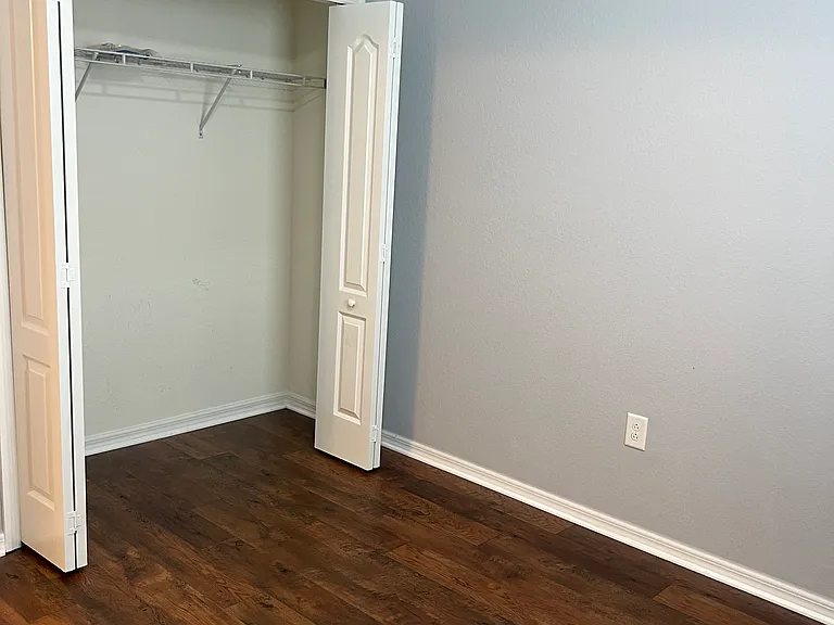 4351 Bluegrass Dr — Photo 12