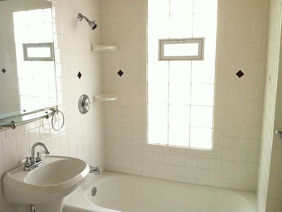 3rd image of 14728 Bayes Ave