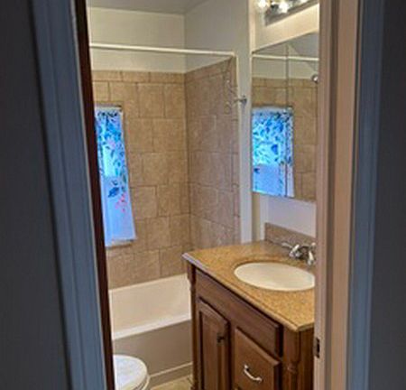 4th image of 5439 N Neenah Ave #2