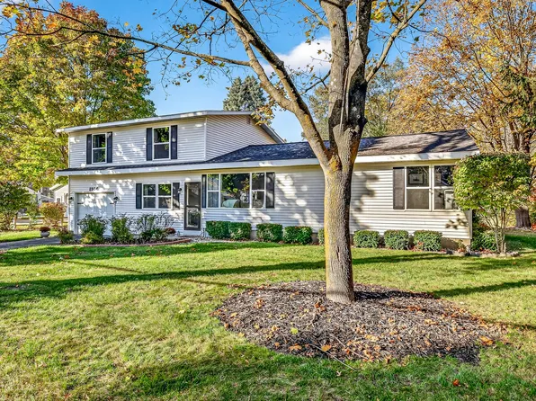 1934 E River Rd, Muskegon, MI 49445