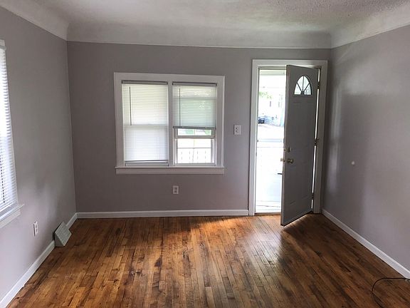 3rd image of 22414 Maxine St