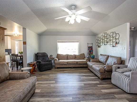 3rd image of 735 Willow Grove Rd