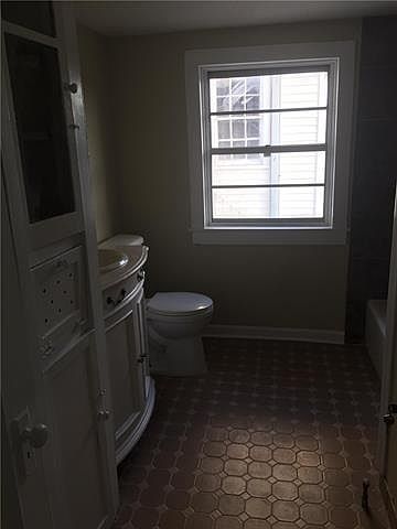 2nd image of 2520 Monroe St APT D