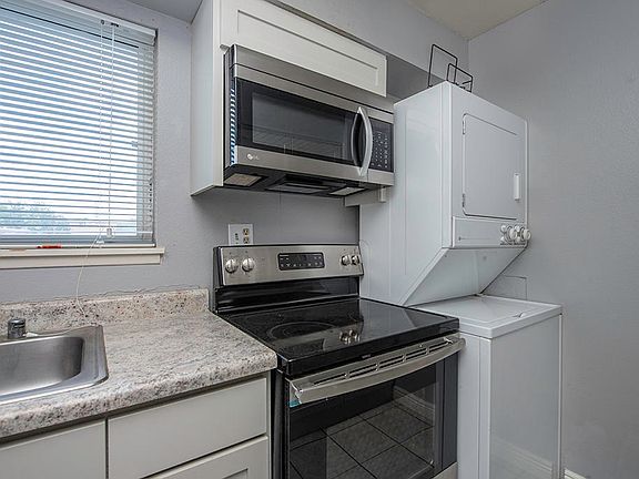 5th image of 4141 Westcity Ct APT 22