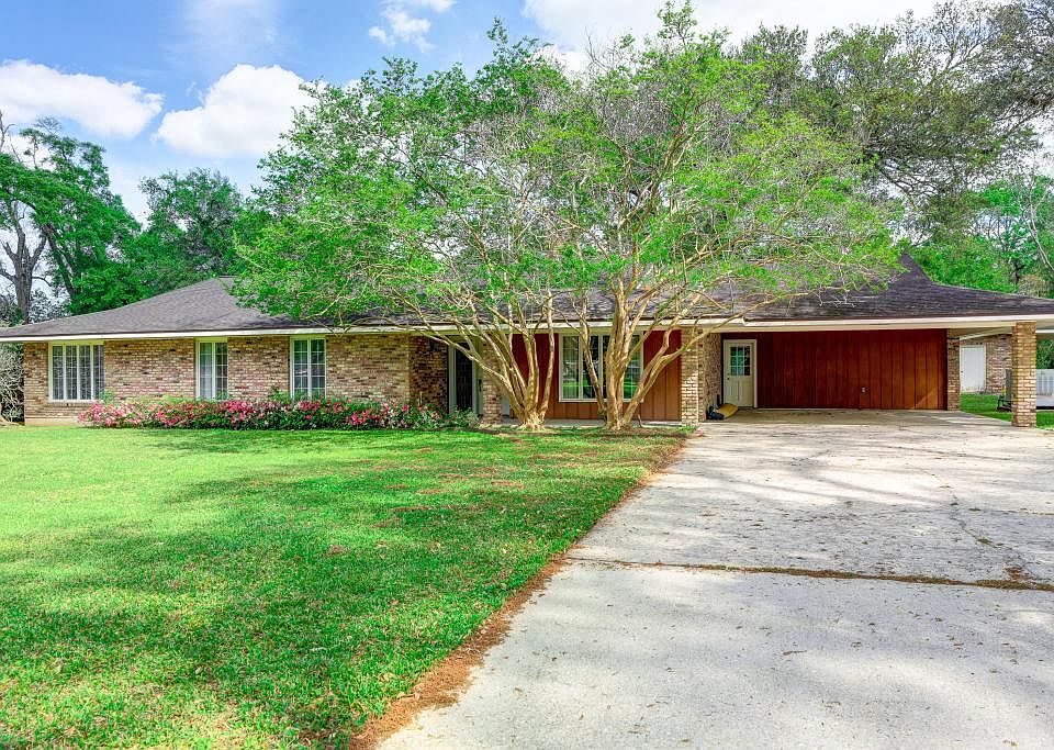 1st image of 219 Sandager Ave