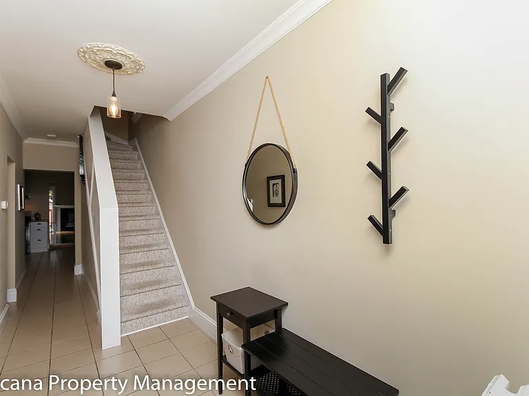 294 Crichton St #1 — Photo 4