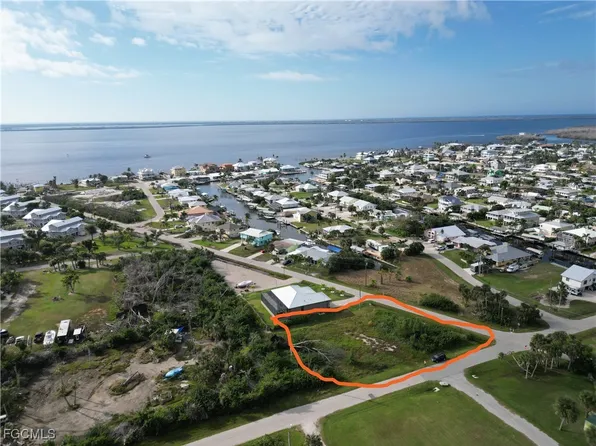 2391 Rose Ave, Saint James City, FL 33956