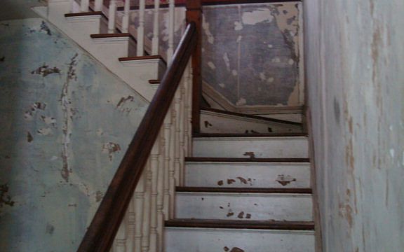 4th image of 163 Sutherlin Ave