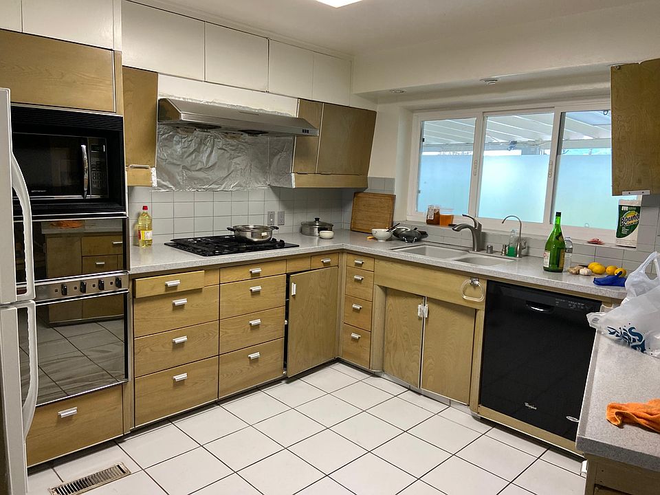 2nd image of 15439 Newton St