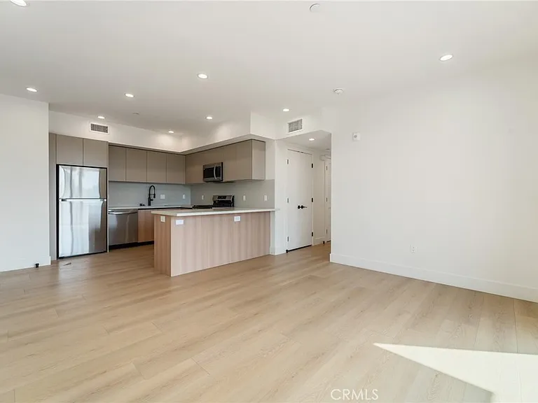7510 Sepulveda Blvd #304 — Photo 8