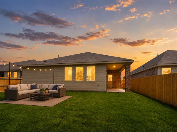 1100 Flameleaf Dr, Princeton, TX 75407