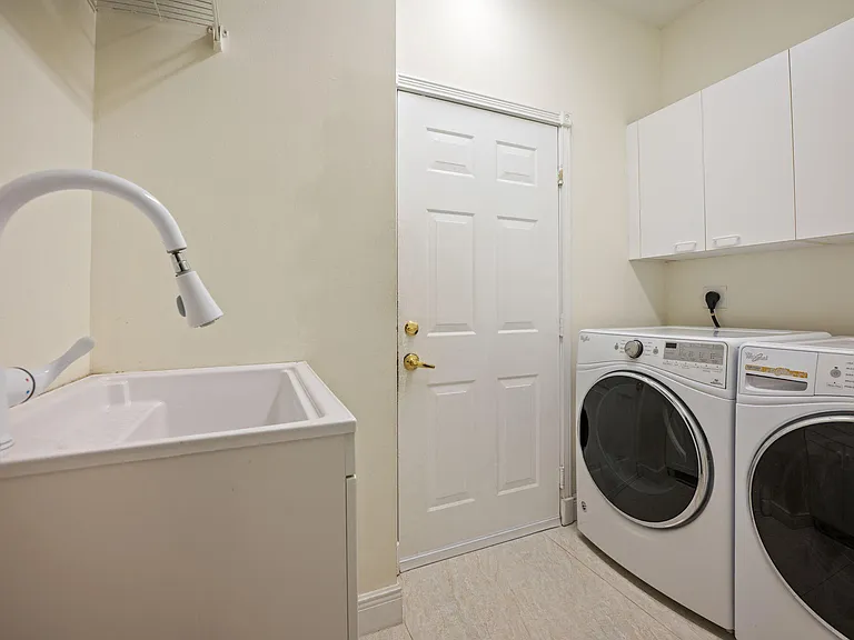 9058 Alexandra Cir — Photo 31