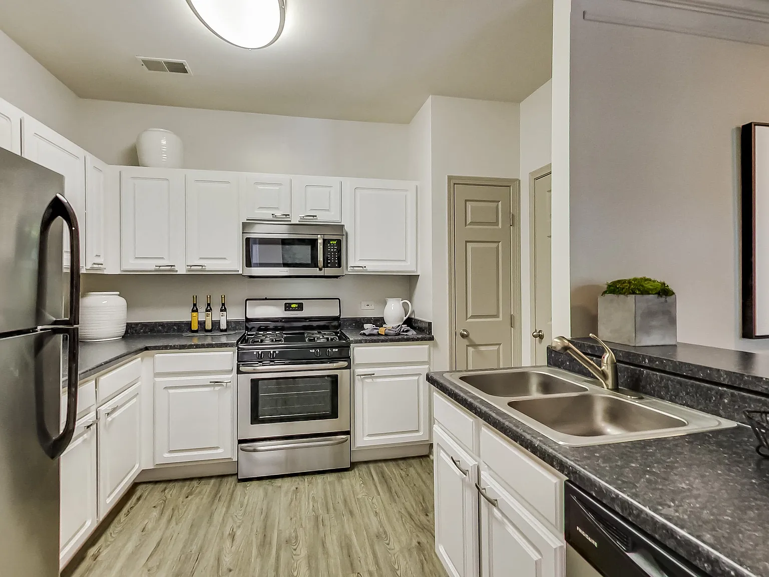 The Aventine at Oakhurst North — Photo 4